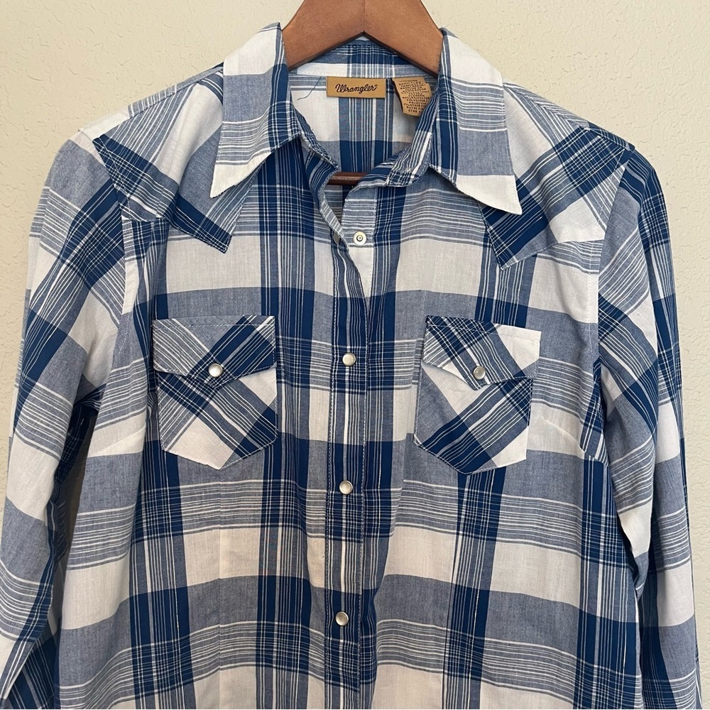 Wrangler Blue and White Plaid Western Button Down Shirt Women's Medium